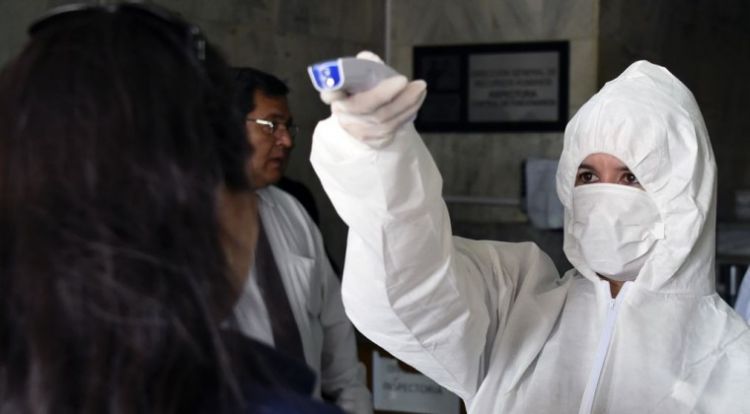 Cifra de positivos se mantiene alta: reportan 819 nuevos casos de COVID-19