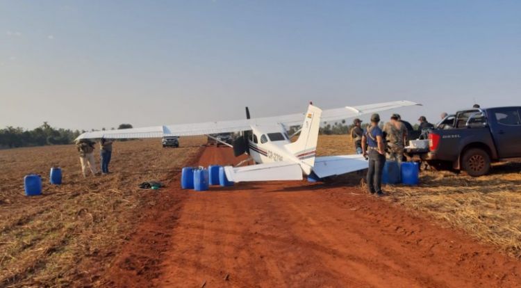 Incautan avioneta con carga de cocaína en Alto Paraná