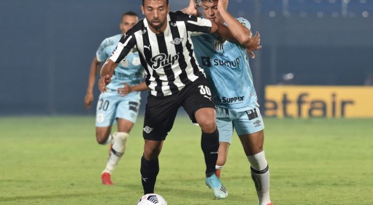 Libertad clasifica en la Copa y apunta sus pasos a Montevideo