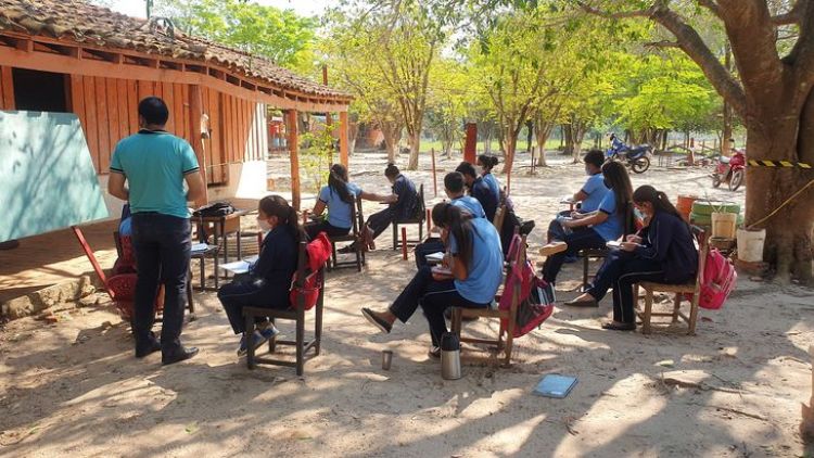 Clases serán bajo árboles en las 19 escuelas abandonadas en Concepción