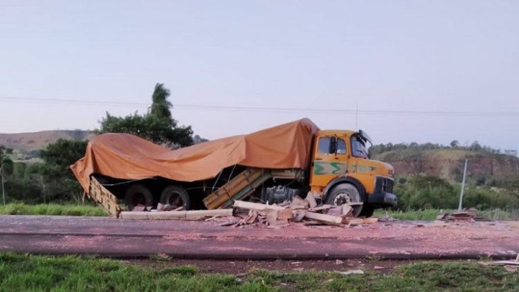 Motociclista muere arrollado por un camión en Pedro Juan Caballero