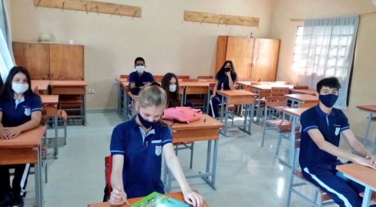Padres deciden hoy si sus hijos regresan a clases: la web es de acceso gratuito
