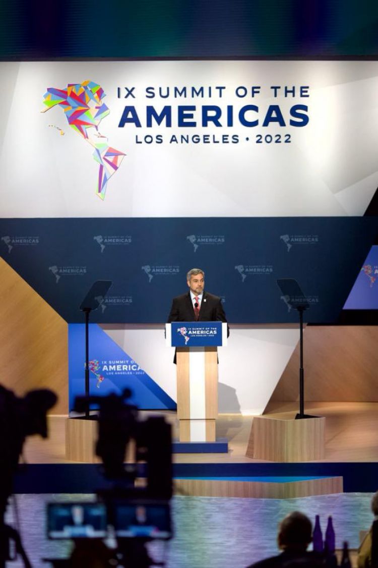 "Caiga quien caiga: si es el presidente actual o el ex presidente", dice Abdo desde EEUU