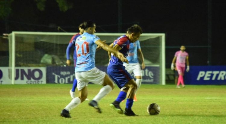 Victoria de Resistencia que sonríe a General