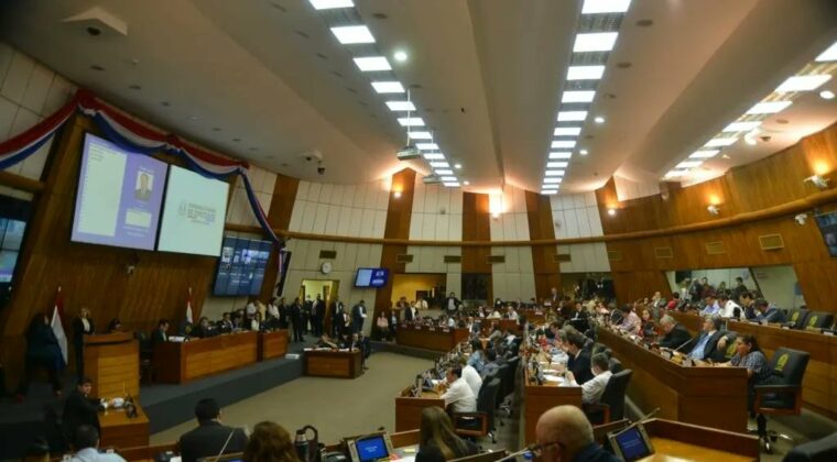 Deniegan aumento a la Fiscalía, pero dan reajuste salarial del 60% a los actuarios judiciales