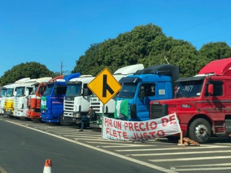 Camioneros ratifican movilización y reclaman que combustibles bajen