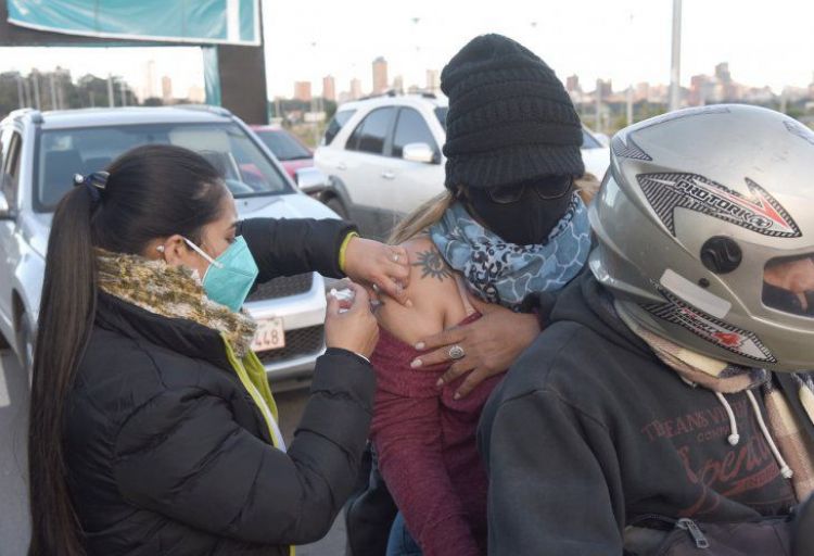 Con inminente arribo de dosis ya vacunarán a personas de 18 a 49
