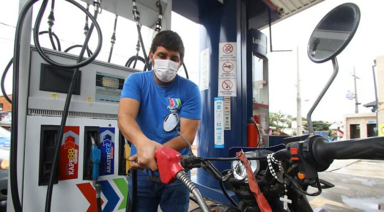 Petropar evalúa bajar el precio del combustible a fin de mes