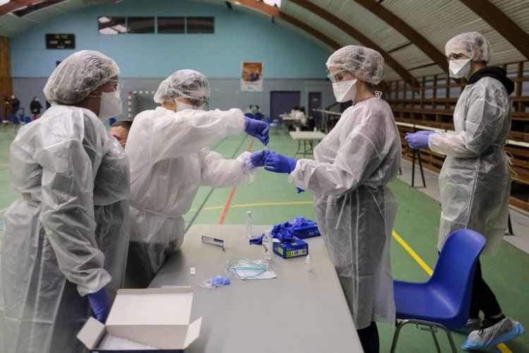 Francia reanudará los viajes con Reino Unido este miércoles tras suspenderlos por la nueva cepa de COVID-19