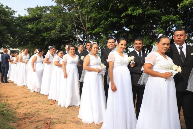 En Villarrica, 51 parejas dieron el sí en el Día de los Enamorados