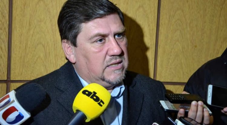 Llano comunicó fin de seguro médico VIP