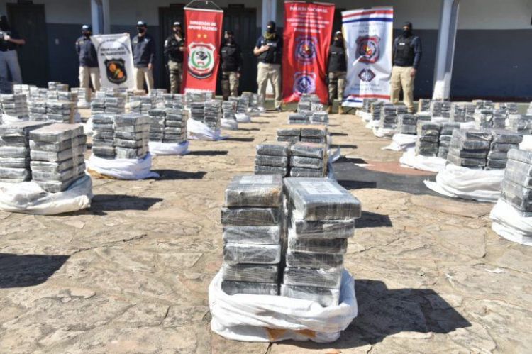 Detienen a presunto dueño de carga récord de cocaína incautada