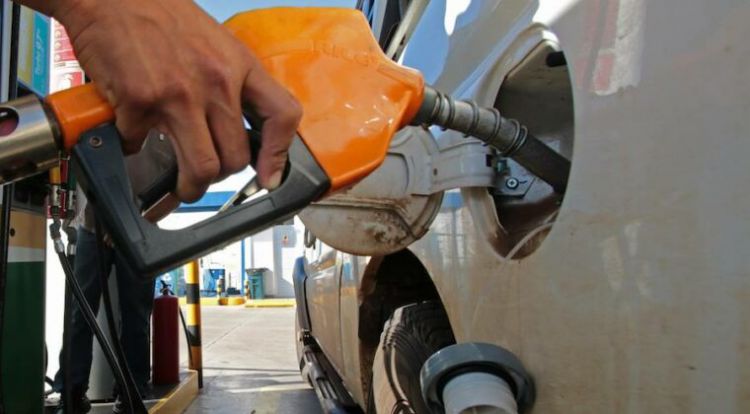 Emblemas privados bajan precios de combustibles entre G. 300 y G. 500 por litro