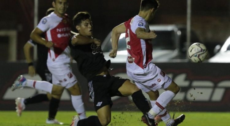 Libertad y River despiden la temporada en Sajonia