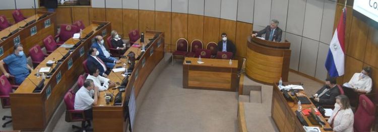 Giuzzio desnuda red de tráfico y lavado de Cartes, y extorsión a Abdo