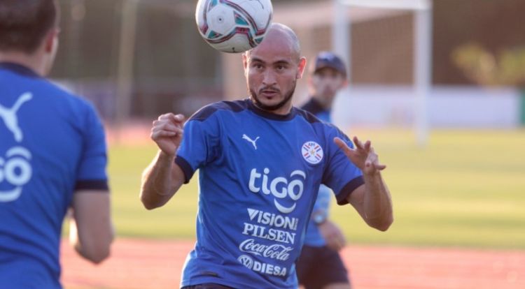 Paraguay, con todos sus futbolistas disponibles para enfrentar a Chile