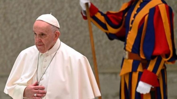 El papa Francisco lamentó los abusos sexuales contra 216.000 niños y exigió a los representantes de la Iglesia en Francia asumir su responsabilidad