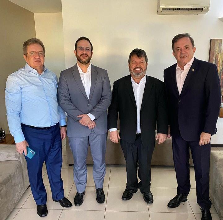 Carlos Bernardo se reúne con Asesor de Educación en Brasilia