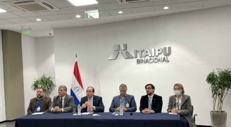 Ex constructores de Itaipú, en vigilia por USD 940 millones