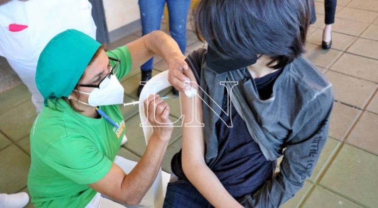 Hoy se reanuda vacunación, incluyendo a adolescentes de 16 y 17 años para primera dosis