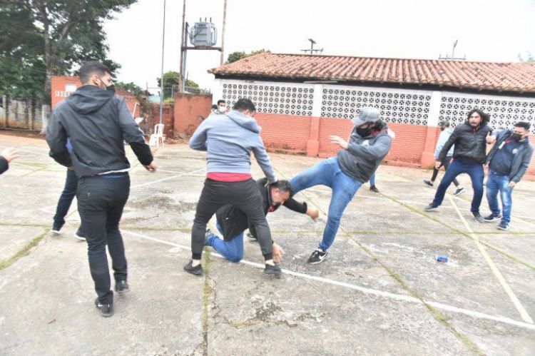 Baja participación y muchos votos blancos en las internas partidarias