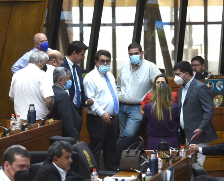 Bancada de Llano deja en manos de su líder definir el juicio político