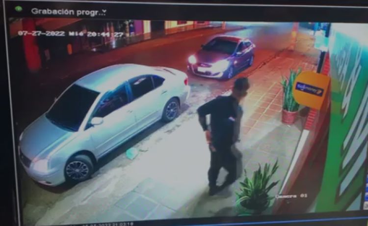 Policía fue asesinado: ingresó a bodega en pleno asalto