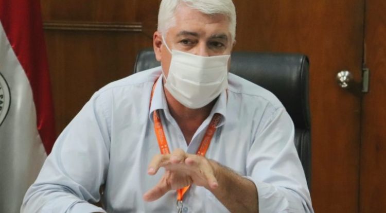 "Ni si el Papa llama pide" dice Wiens, pero en el MOPC llueven licitaciones amaadas