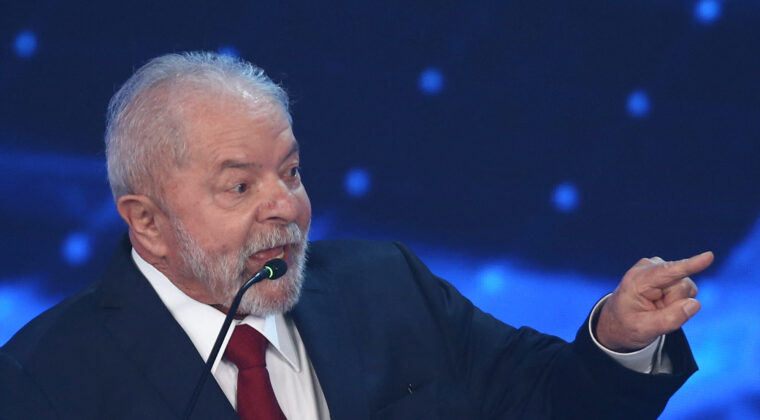 Lula mantiene en 12 puntos su ventaja sobre Bolsonaro en nuevo sondeo