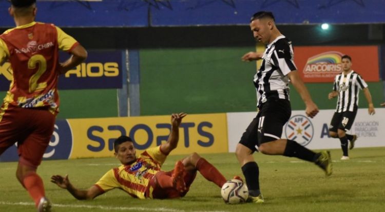 Libertad cumple y avanza de fase en Copa Paraguay