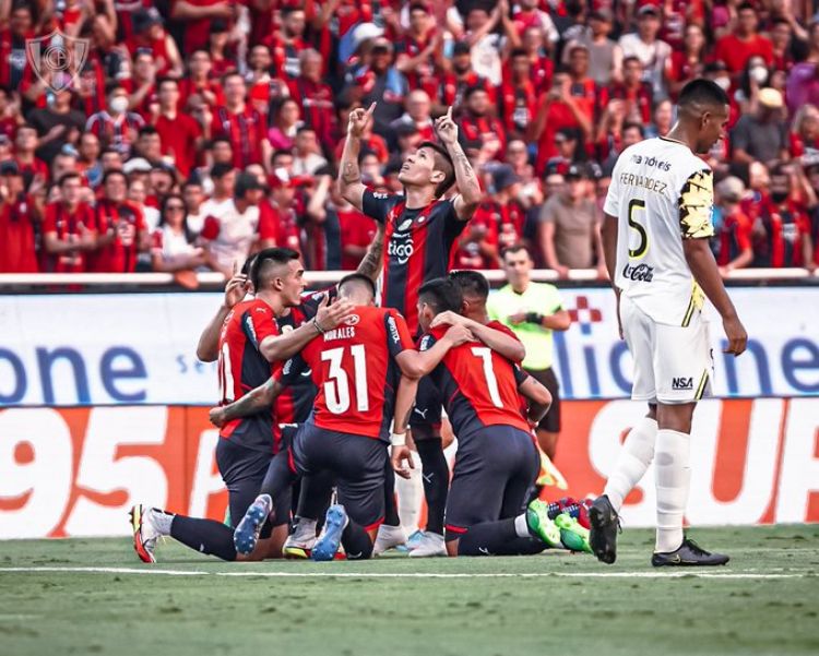 Con dos líderes y un partidazo concluyó la tercera fecha del Apertura