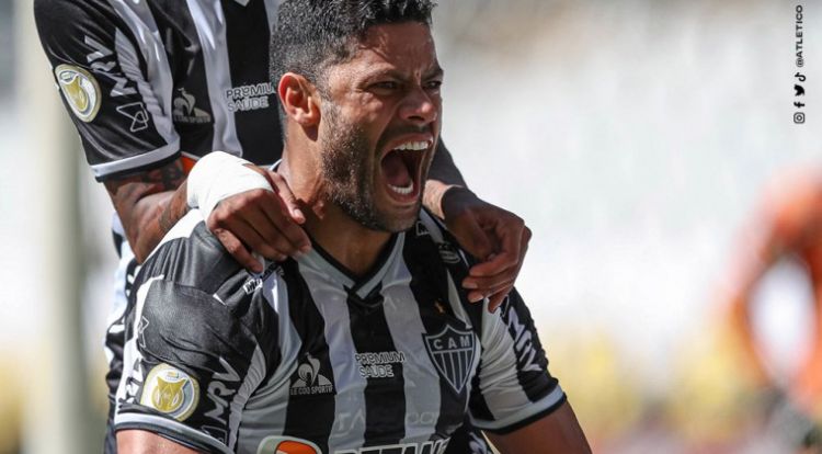 Atlético Mineiro golea al Bahía y sigue de cerca al líder Palmeiras