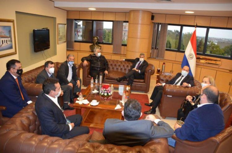 Mario Abdo hace lobby en el Senado por ley de reactivación económica