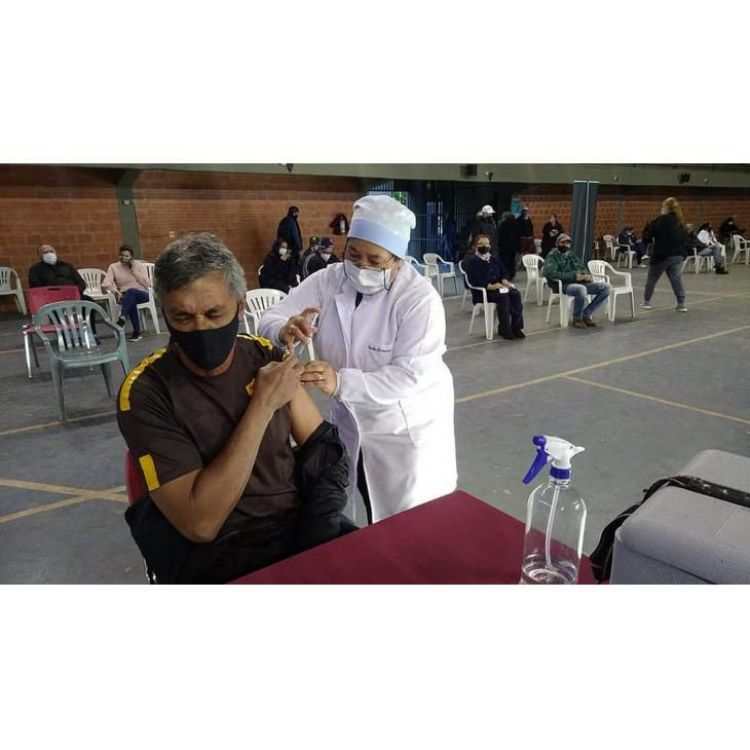 Dosis enviadas por Covax se usaron totalmente, sin asegurar refuerzo