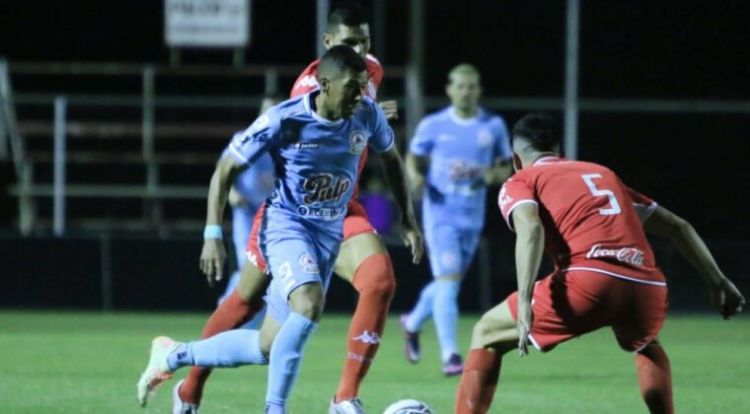 Resistencia extiende su gran campaña con remontada ante General de Mallorquín