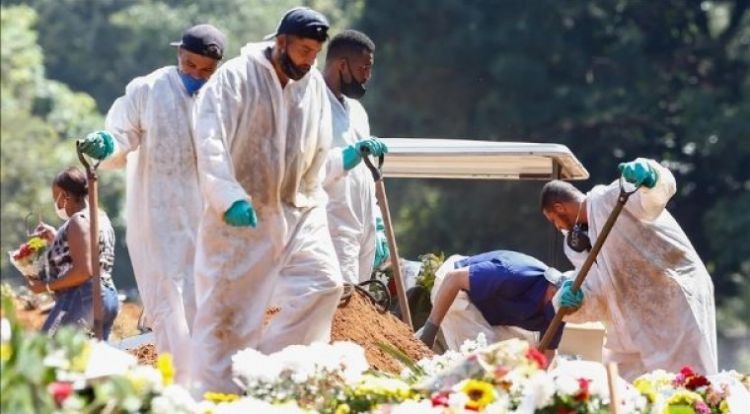Brasil registra un promedio récord de contagios de COVID-19
