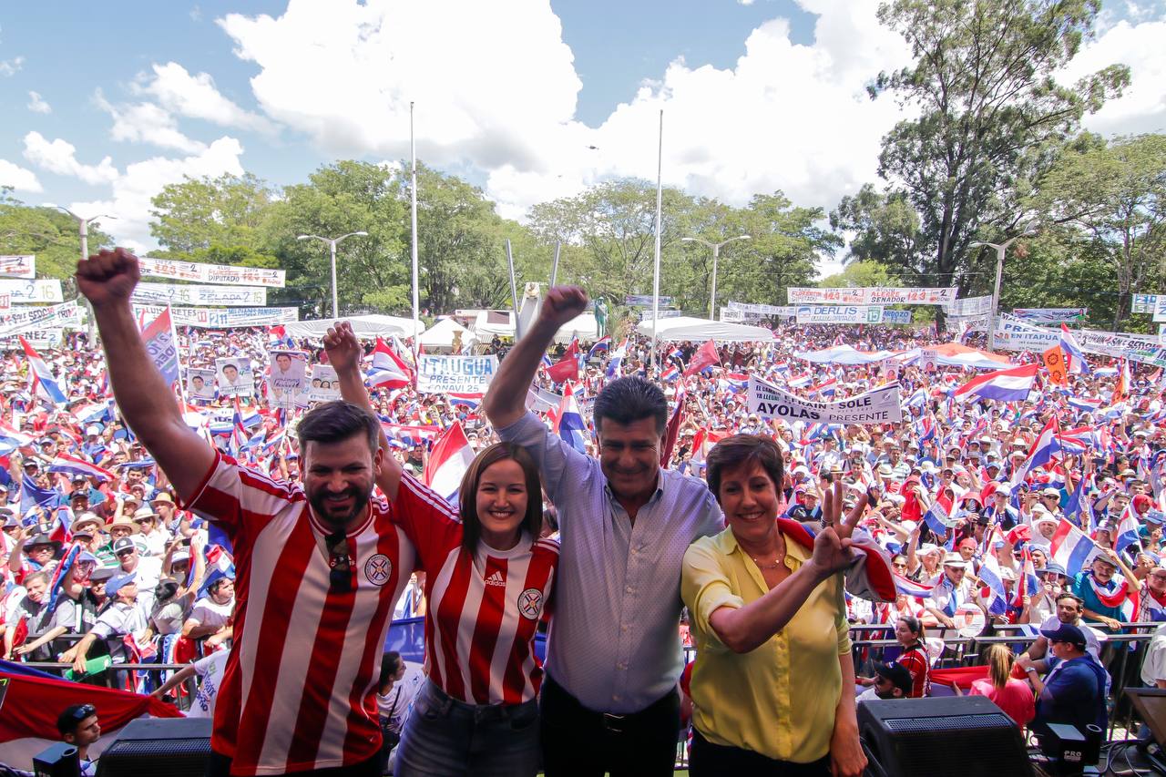 Efraín arremete contra Peña y HC y pide derrotarlos en las urnas