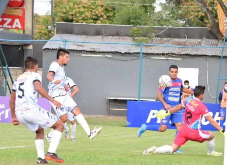 Atyrá FC sorprende al puntero