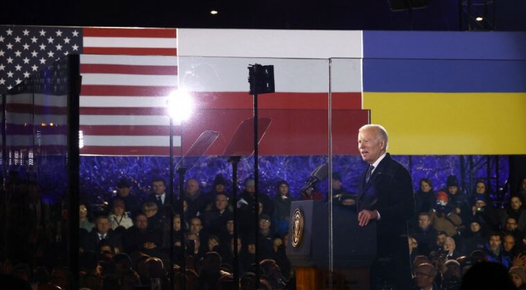 Aliados de Ucrania prometen fortalecer defensa, Biden critica a Rusia