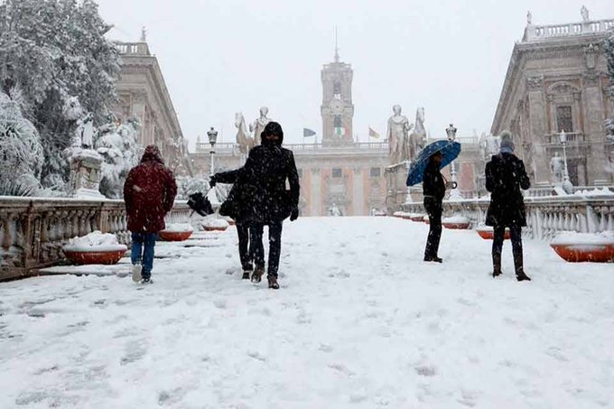 Fuertes nevadas y vientos polares en EEUU dejan 26 muertos en Navidad