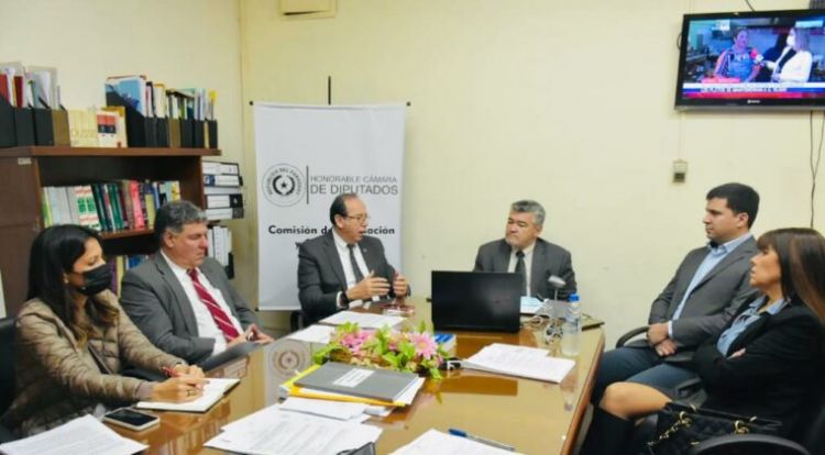 Itaipú ante Diputados: “Pago de USD 940 millones a exobreros es inviable”