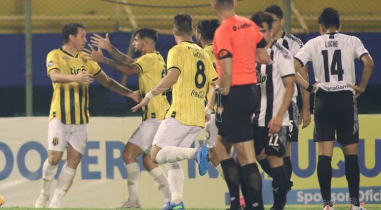 Guaraní hace mejor la tarea y avanza a la semifinal del torneo