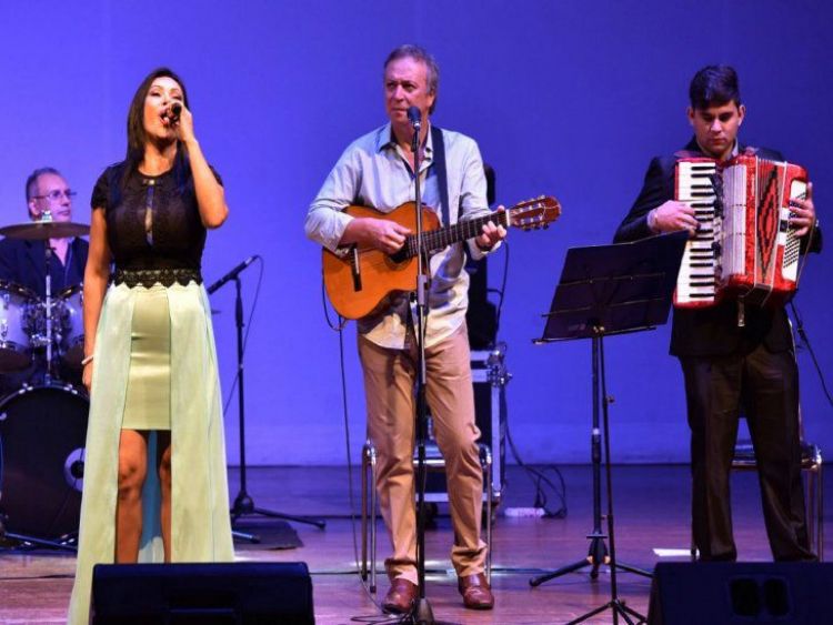 Diputados presentan ley de difusión de música nacional