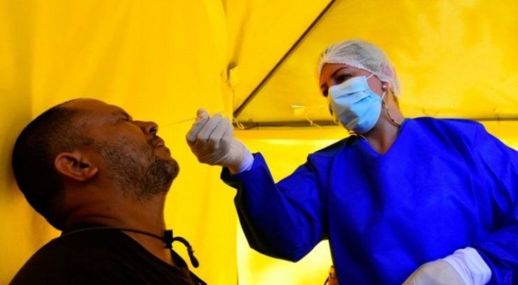 Nuevo récord de casi 7.000 casos de COVID-19 en un solo día