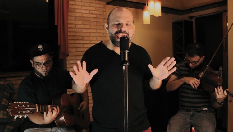 Nueva canción de Gustavo Gómez es premiada en festival de Brasil