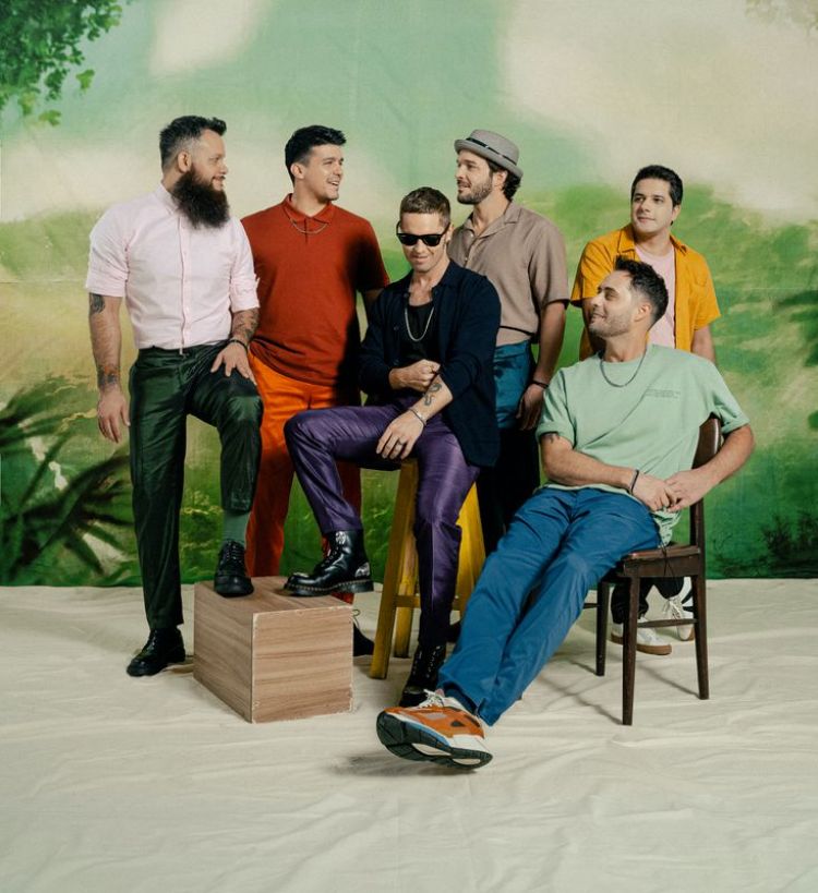 Nuevos sencillos, videoclips y álbumes agitan la escena musical