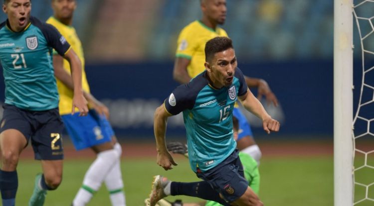 Brasil empata con Ecuador y gana el Grupo B