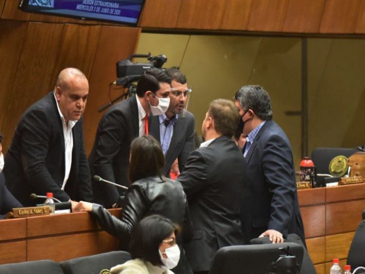 Diputados postergan estudio de inversión para campesinos