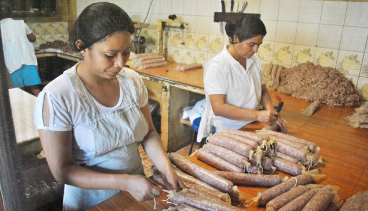 Emprendedores critican bloqueo de préstamos para FOGAPY