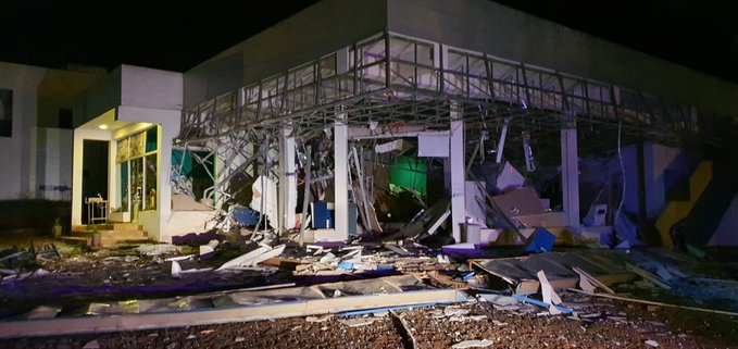 Grupo tipo comando vuela un banco durante asalto en Pirapó